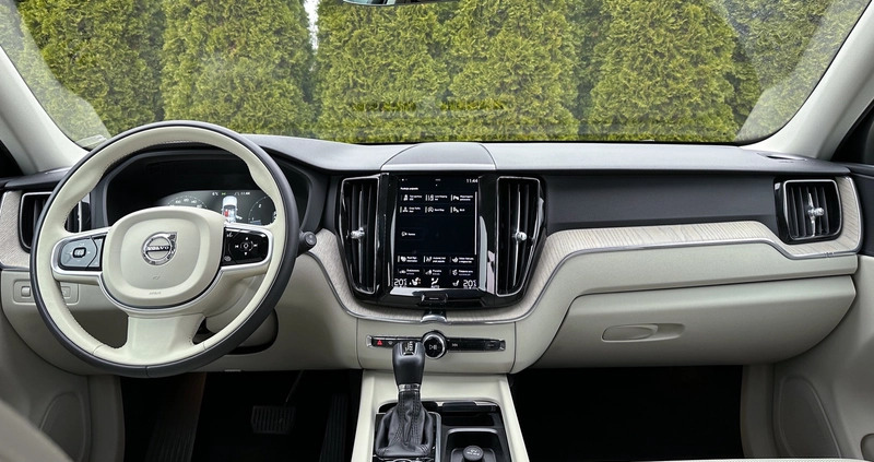 Volvo XC 60 cena 124998 przebieg: 159780, rok produkcji 2018 z Orzysz małe 562